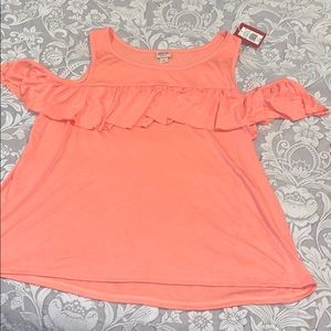 Mossimo cute top with cutout shoulder sleeves pink